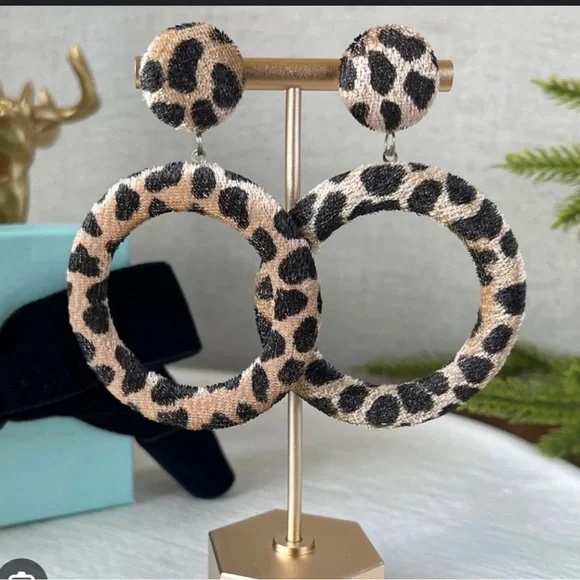 Park Lane Bundle Leopard Spottie & MerryGlow Earrings Set - Picture 5 of 5